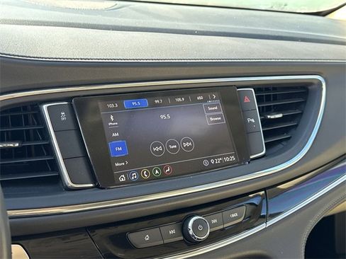 Used 2021 Buick Enclave Essence w/ Sport Touring Edition image 19