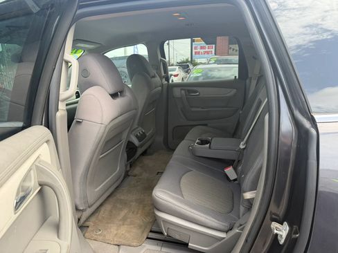 Used 2015 Chevrolet Traverse LT w/ Style and Technology Package FWD image 14