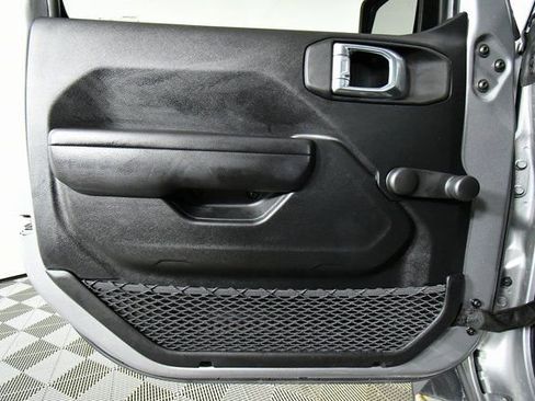 Used 2021 Jeep Wrangler Sport image 21