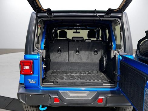 Used 2022 Jeep Wrangler Unlimited Sahara image 24