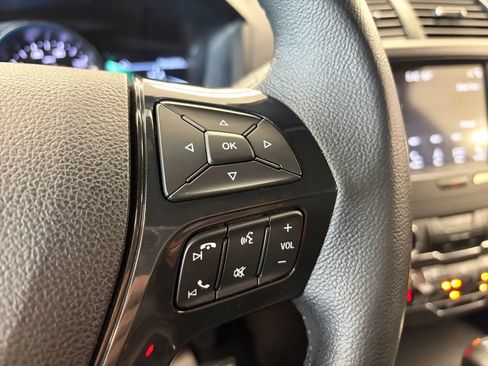 Used 2019 Ford Explorer XLT w/ Equipment Group 202A AWD/4WD image 33