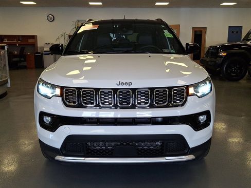 Certified 2025 Jeep Compass Limited AWD/4WD image 2