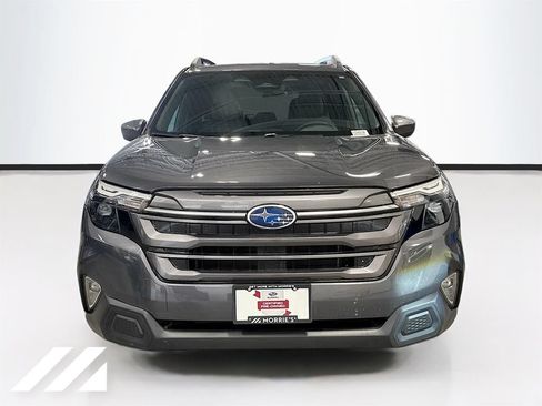 Used 2026 Subaru Forester Premium AWD/4WD image 2