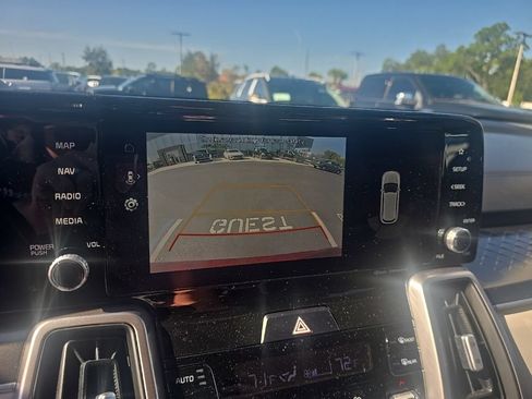Used 2022 Kia Sorento S w/ Panoramic Sunroof Package FWD image 7
