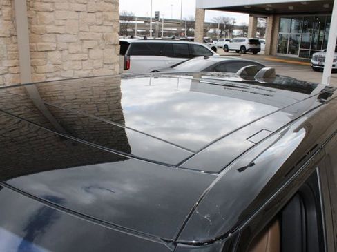 Used 2023 Land Rover Range Rover Sport SE Dynamic image 4