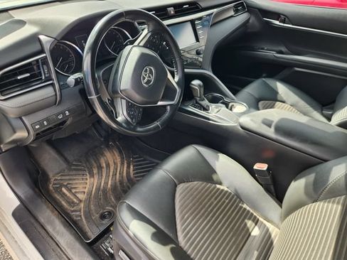 Used 2019 Toyota Camry SE FWD image 7
