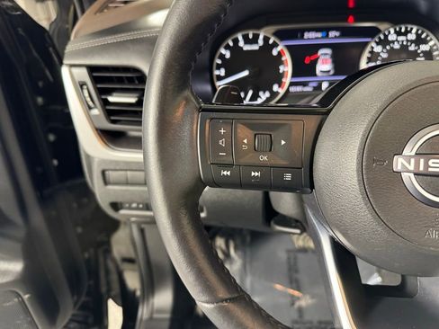 Used 2023 Nissan Rogue SV w/ SV Premium B Package image 14