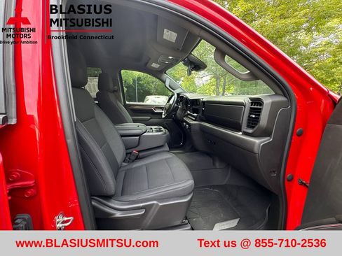 Used 2024 Chevrolet Silverado 1500 LT AWD/4WD image 34