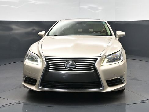 Used 2016 Lexus LS 460 w/ Comfort Package RWD image 10