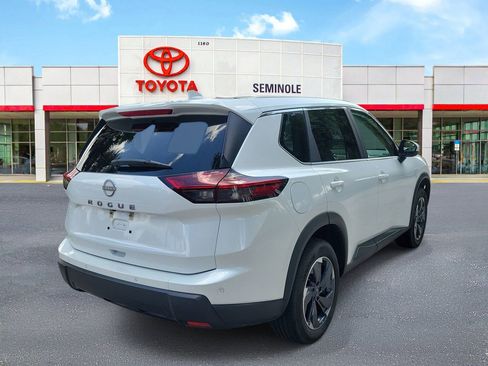 Used 2025 Nissan Rogue SV FWD image 3
