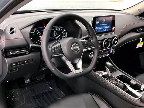 New 2025 Nissan Sentra SR w/ SR Premium Package FWD image 7