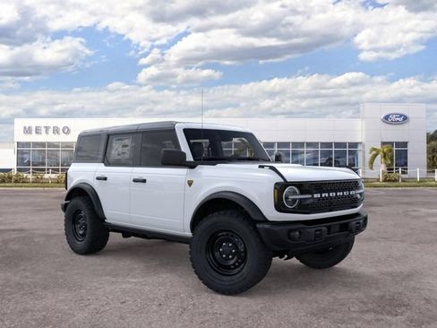 New 2026 Ford Bronco Badlands w/ Black Appearance Package AWD/4WD image 14