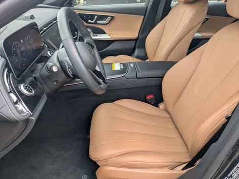 Used 2025 Mercedes-Benz E 350 4MATIC Sedan image 15