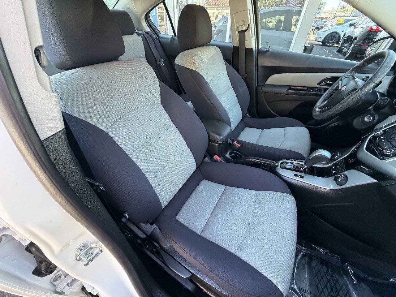 Used 2014 Chevrolet Cruze LS FWD image 15