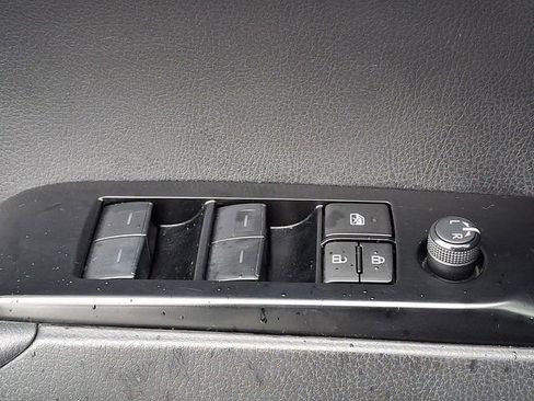 Used 2025 Toyota Camry SE image 22