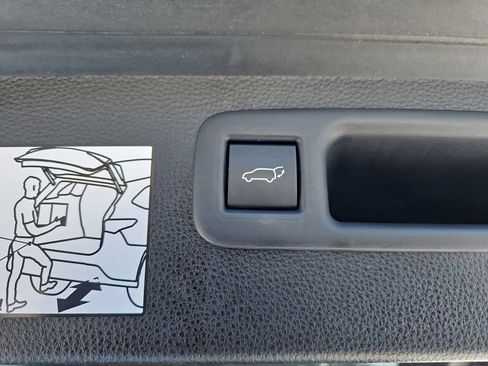 Used 2021 Toyota Highlander Platinum image 25