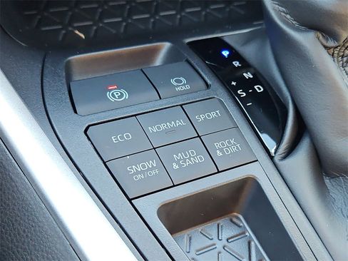 New 2025 Toyota RAV4 LE image 10