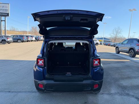Used 2018 Jeep Renegade Altitude image 11
