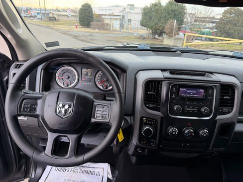 Used 2019 RAM 1500 Express AWD/4WD image 16