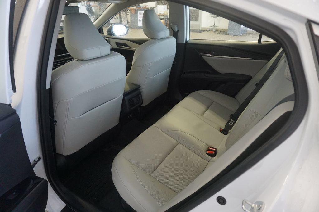 Used 2025 Toyota Camry XLE AWD/4WD image 20