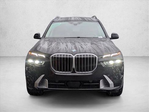 Used 2024 BMW X7 xDrive40i w/ Premium Package image 2