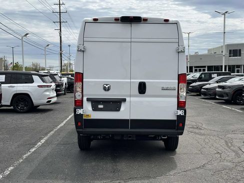 Used 2026 RAM ProMaster 2500 w/ Convenience Group FWD image 5