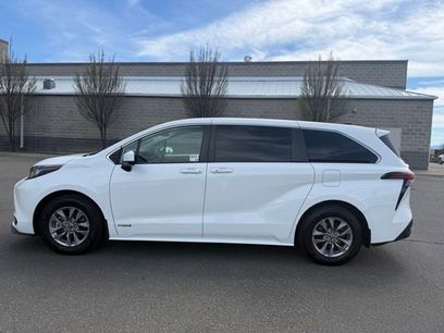 Used 2021 Toyota Sienna LE