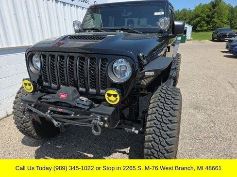 Used 2023 Jeep Gladiator Mojave w/ Cold Weather Group AWD/4WD image 4