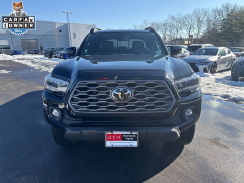 Used 2023 Toyota Tacoma TRD Off-Road image 2