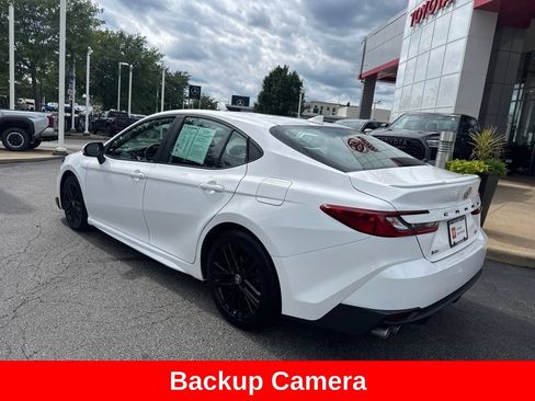 Used 2025 Toyota Camry SE FWD image 5