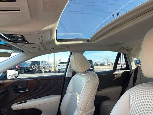 Used 2019 Lexus LS 500 500 Base w/ Accessory Package (Z2) image 29