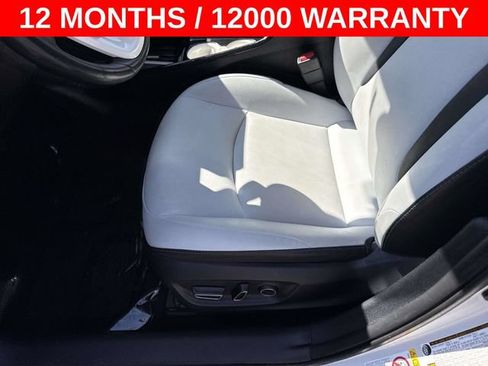 Used 2018 Toyota Prius Prime Premium FWD image 15