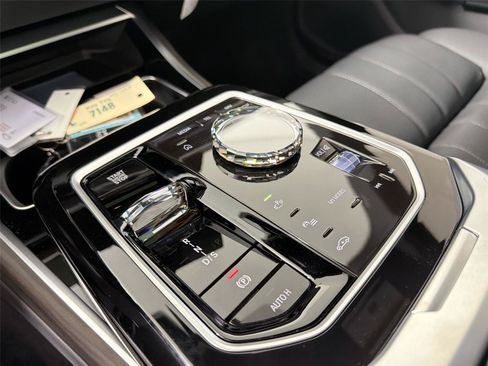 New 2026 BMW 750e xDrive AWD/4WD image 31