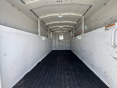 Used 2018 Chevrolet Express 3500 w/ Power Convenience Package image 7