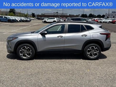 Certified 2024 Chevrolet Trax LT w/ Driver Confidence Package FWD image 2