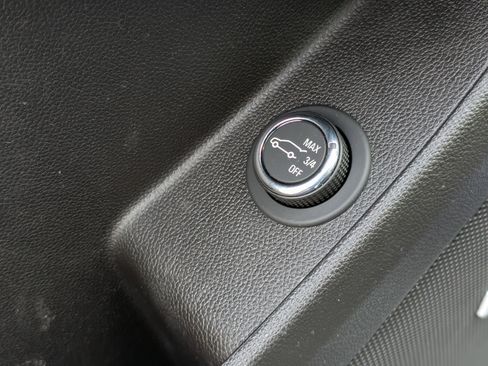 Used 2019 Chevrolet Traverse LT w/ LT Premium Package image 33