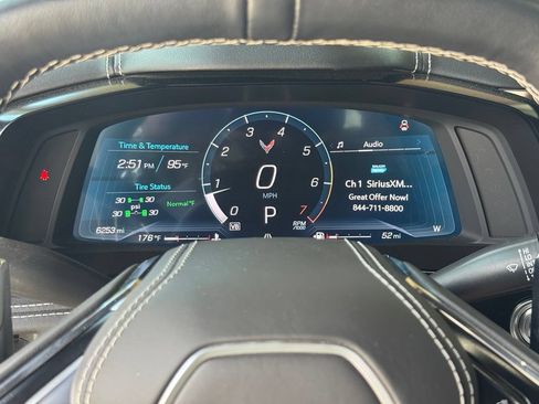 Used 2025 Chevrolet Corvette Stingray Preferred Cpe w/ Z51 Performance Package RWD image 23
