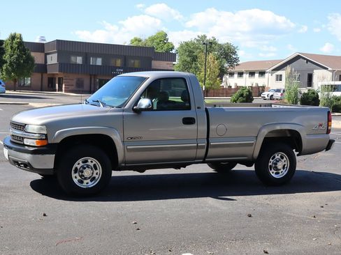Used 1999 Chevrolet Silverado 2500 LS w/ Firm Ride Suspension Pkg AWD/4WD image 10