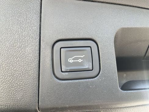 Certified 2025 Cadillac XT5 Premium Luxury image 16