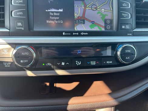 Certified 2017 Toyota Highlander Limited image 10