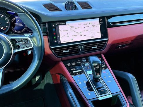 Used 2022 Porsche Cayenne image 9