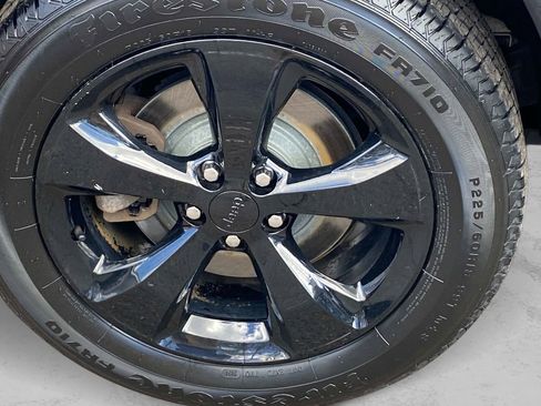 Certified 2020 Jeep Cherokee Latitude Plus AWD/4WD image 27