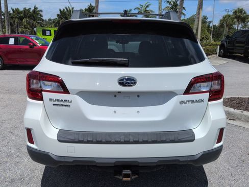 Used 2016 Subaru Outback 2.5i Limited AWD/4WD image 6
