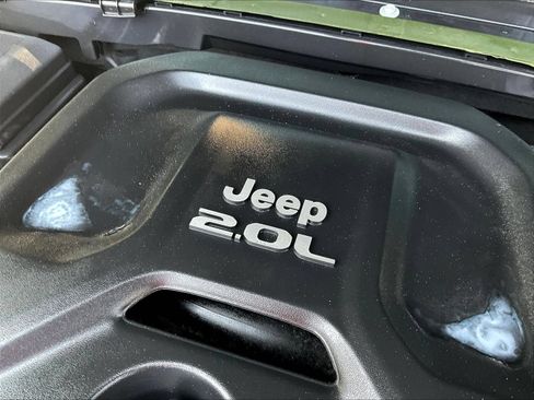 Used 2020 Jeep Wrangler Sport AWD/4WD image 30