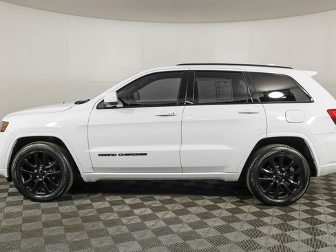 Used 2019 Jeep Grand Cherokee Altitude RWD image 21