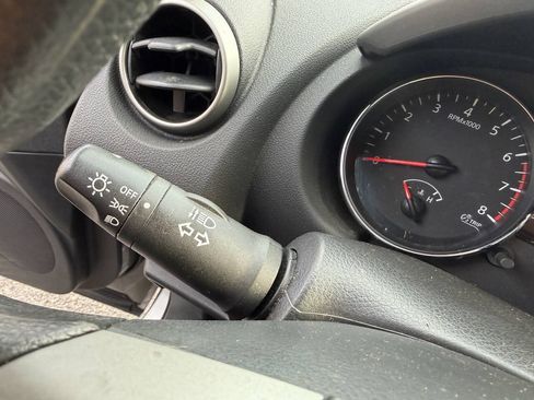Used 2012 Nissan Rogue SV AWD/4WD image 23