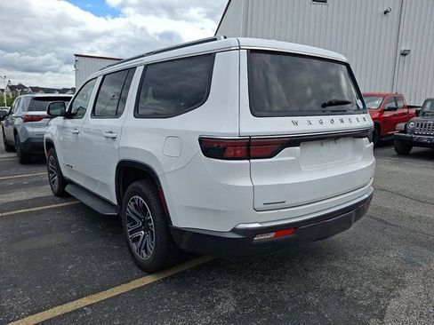 Used 2022 Jeep Wagoneer Series III AWD/4WD image 9