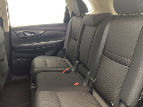 Used 2017 Nissan Rogue S FWD image 18