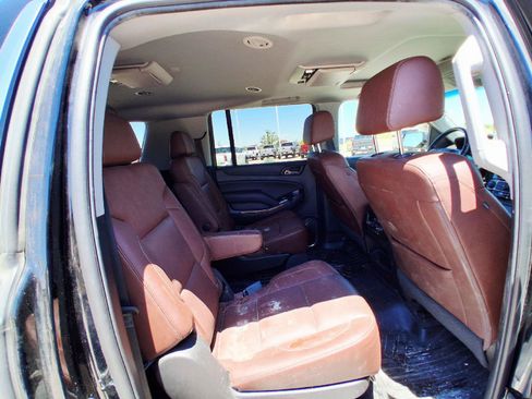 Used 2019 Chevrolet Suburban Premier w/ Premier Plus Edition AWD/4WD image 17
