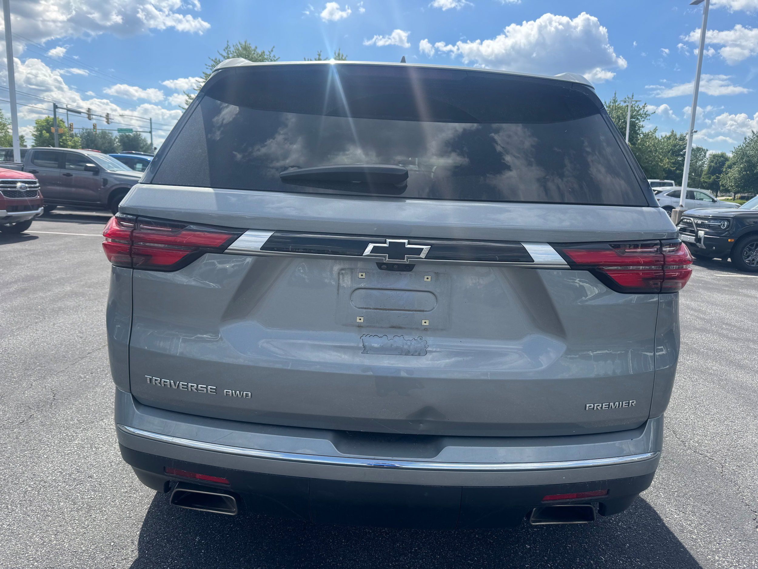 Used 2023 Chevrolet Traverse Premier w/ LPO, Floor Liner Package AWD/4WD image 4